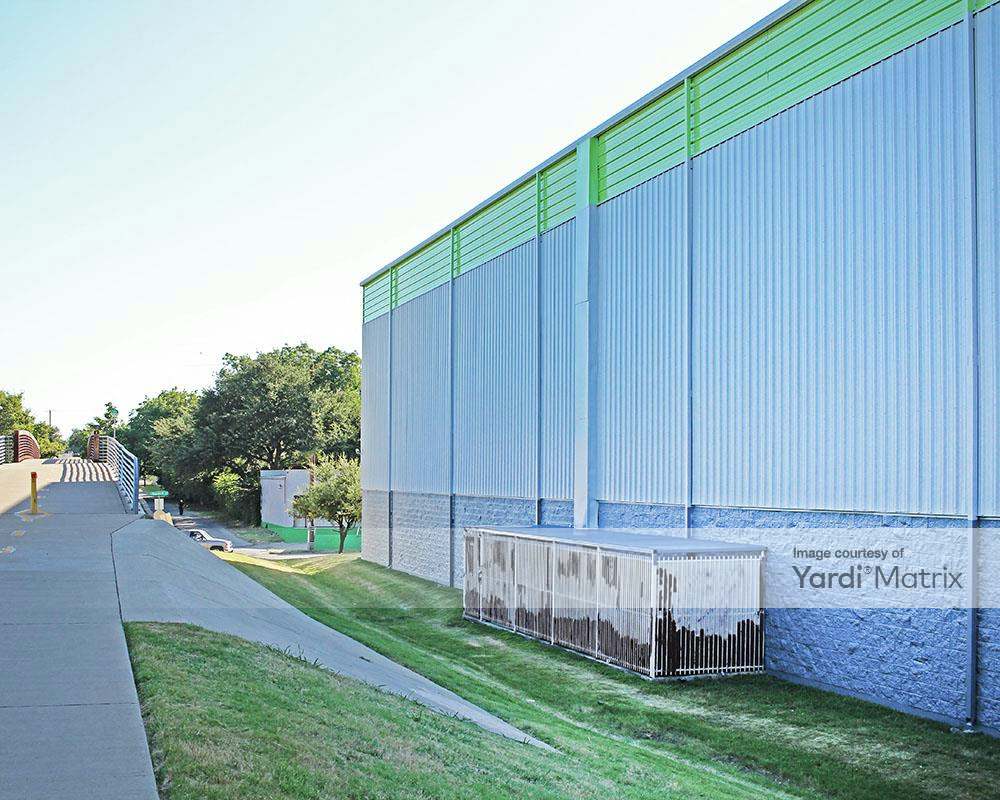 Extra Space Storage 503 South Haskell Avenue, Dallas RENTCafé